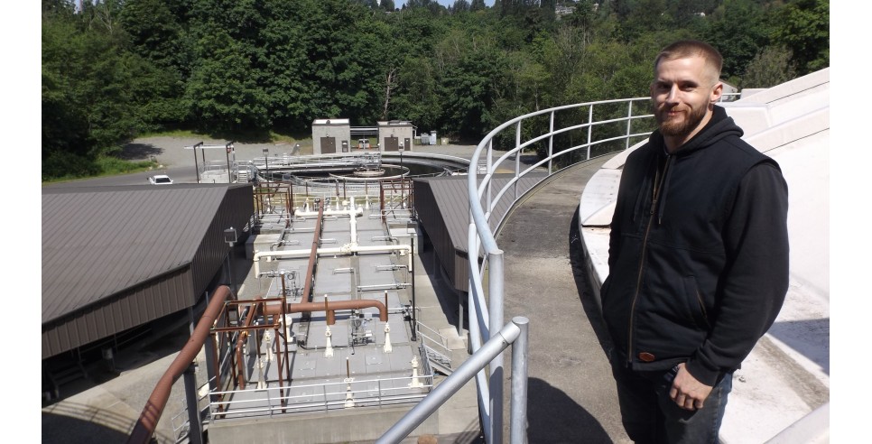 Bryan Apslund on the job - photo courtesy of Barbara McMichael Bryan Apslund on the job - photo courtesy of Barbara McMichael